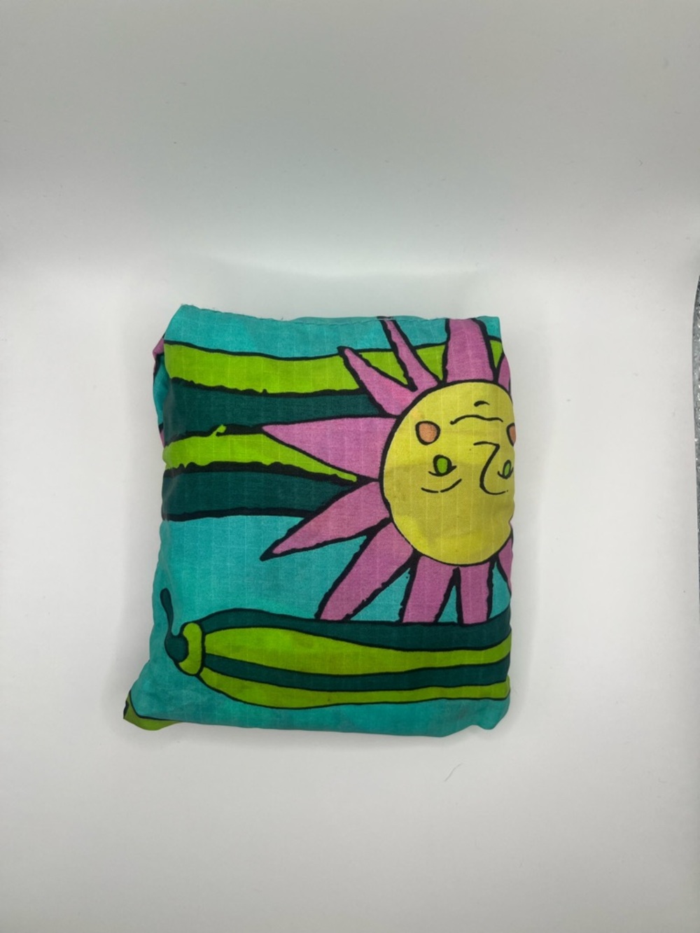 BAGGU Reusable Bag in green zucchini print RETIRED - Picture 2 of 4